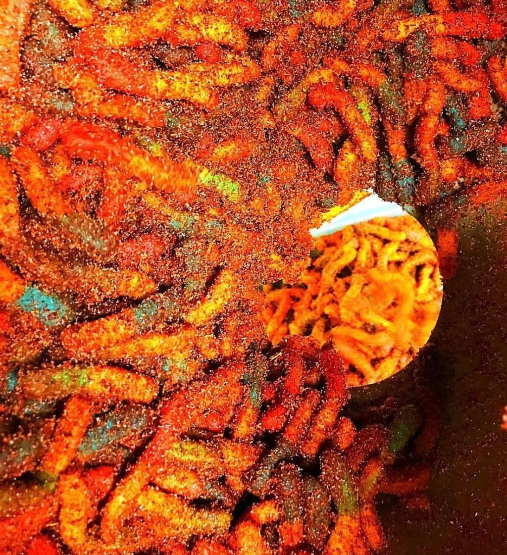 bloody gummy worms mexican dulces enchilados w/chamoy dip 11oz