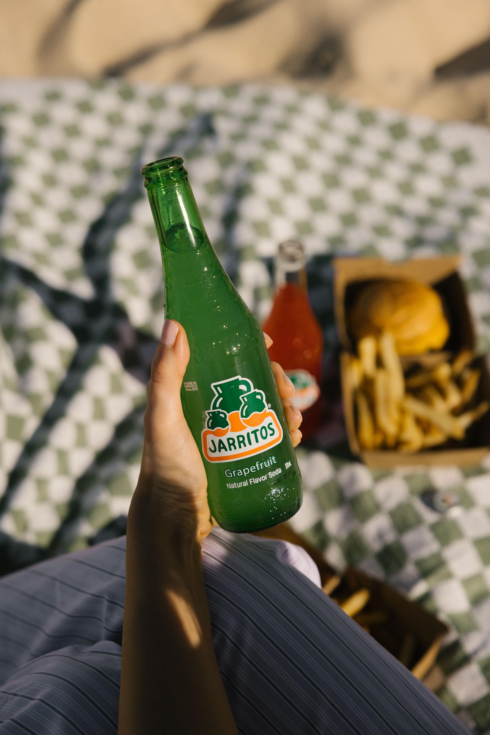Jarritos Strawberry Soda, 12.50 Fl Oz